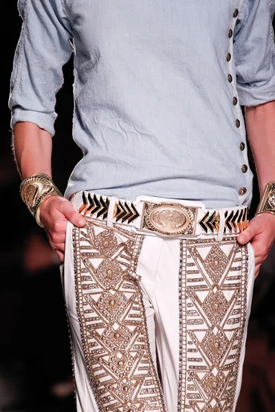Look 35